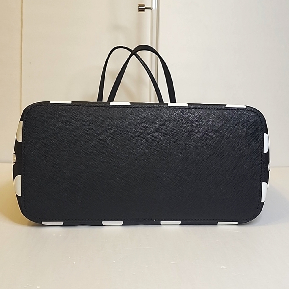 Michael Kors Medium Tote Bag - Picture 5 of 12